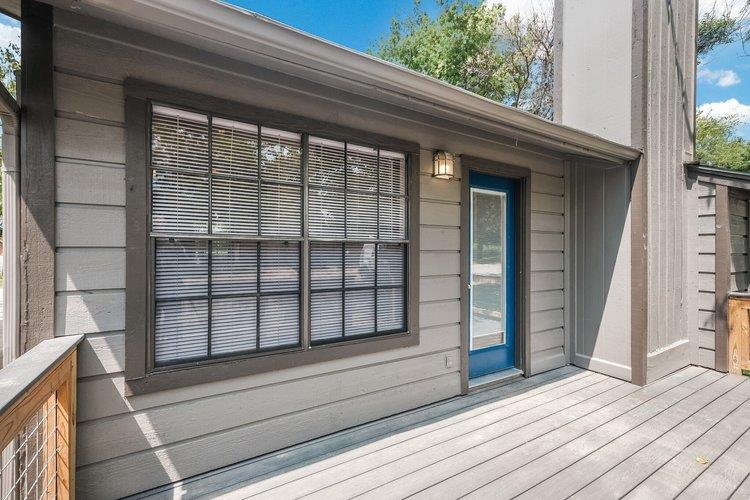 1102-1104-1106 Academy St Property Photo 4