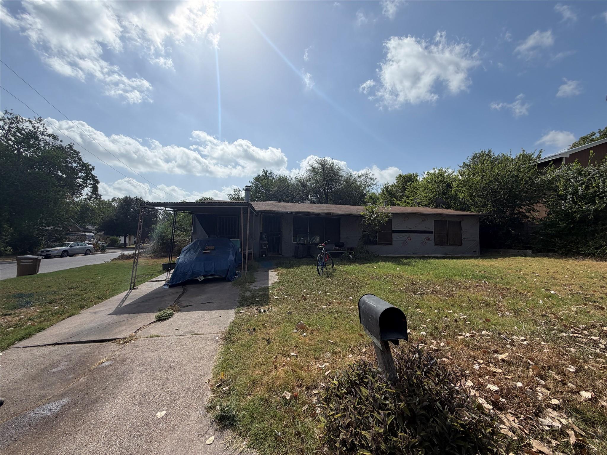 4909 Eastdale Dr Property Photo 2