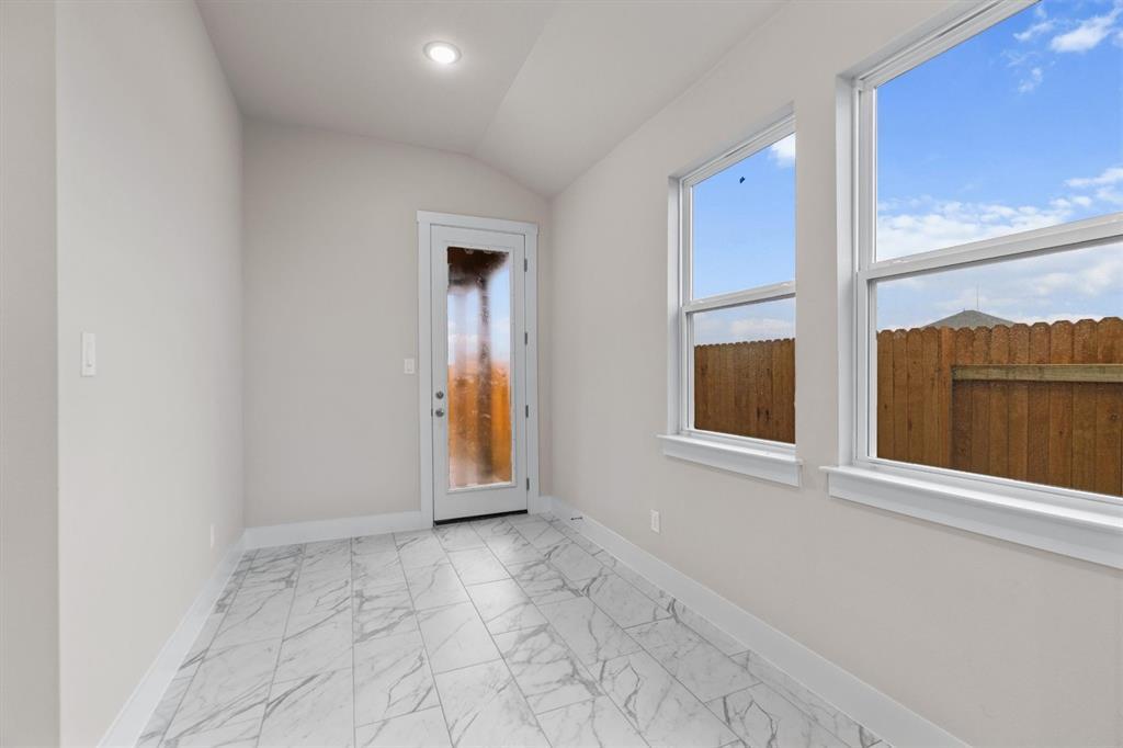 405 Stellar Wind Dr Property Photo 4