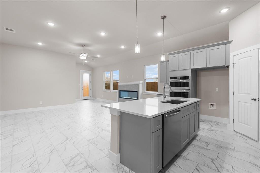 405 Stellar Wind Dr Property Photo 11