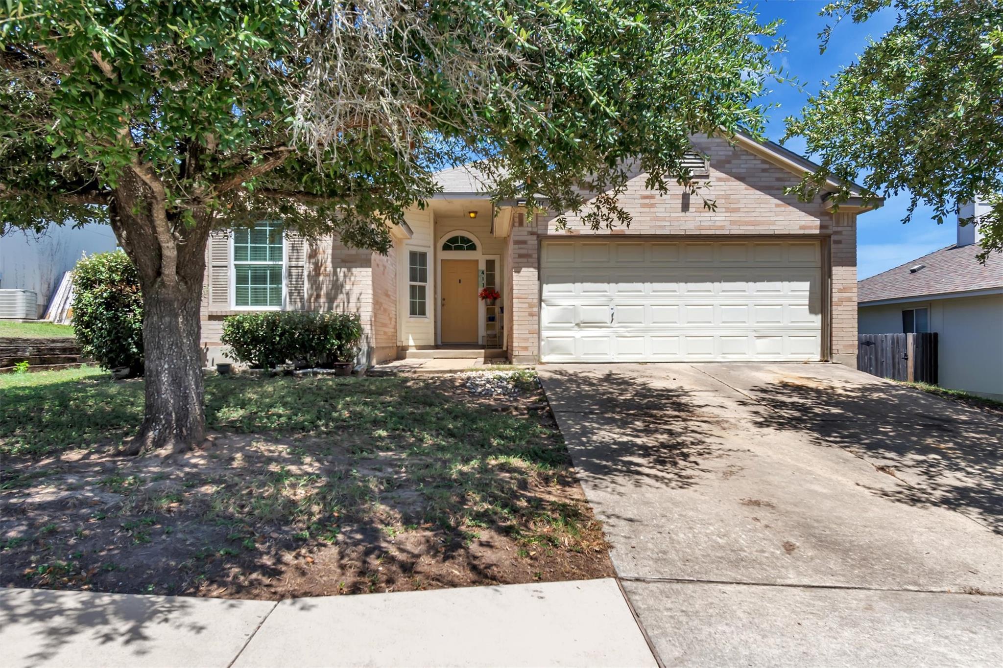 411 Estate Dr Property Photo 1