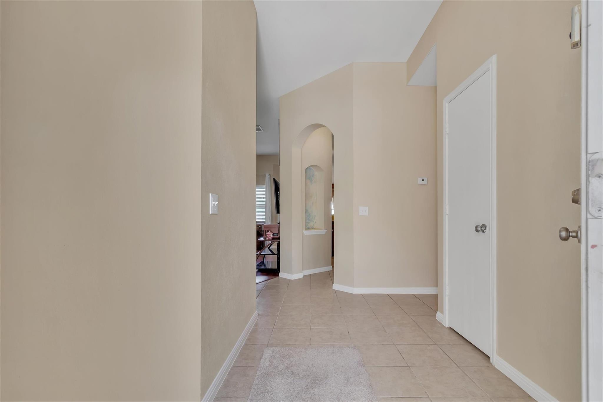 411 Estate Dr Property Photo 6