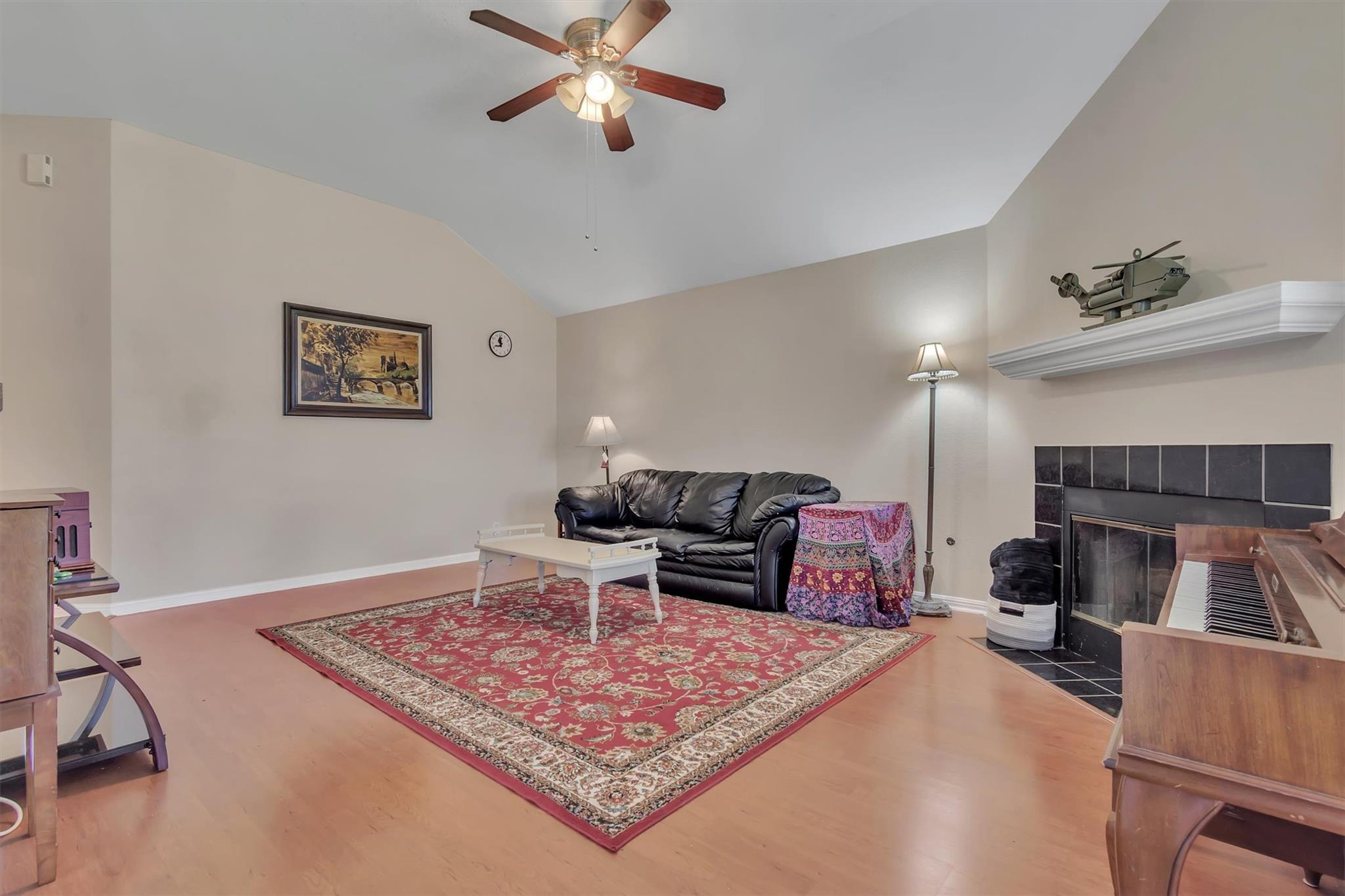 411 Estate Dr Property Photo 10