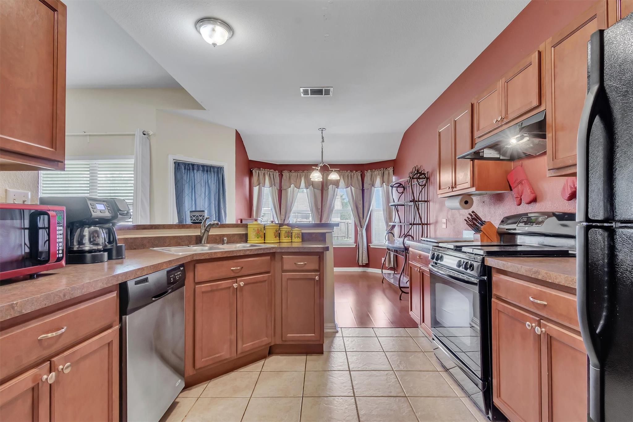 411 Estate Dr Property Photo 12