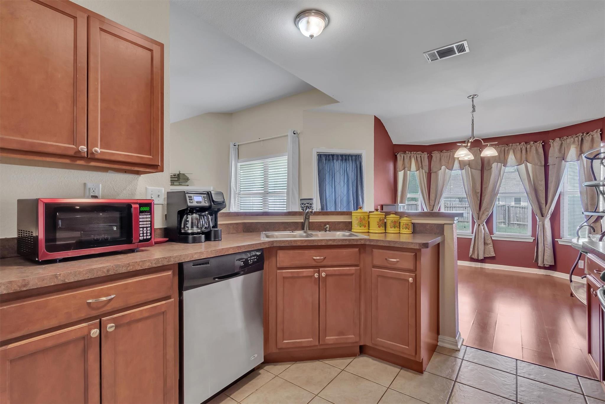 411 Estate Dr Property Photo 14