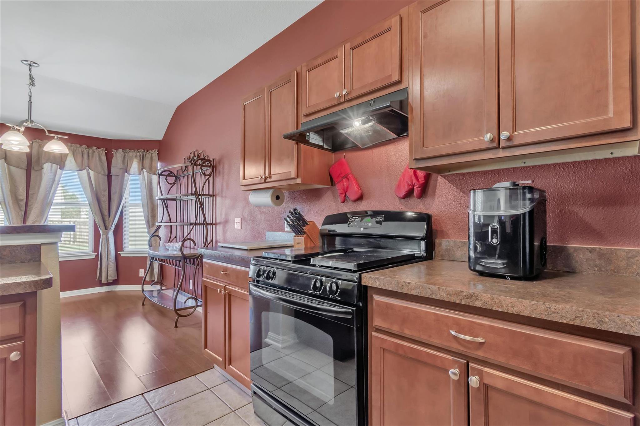411 Estate Dr Property Photo 15
