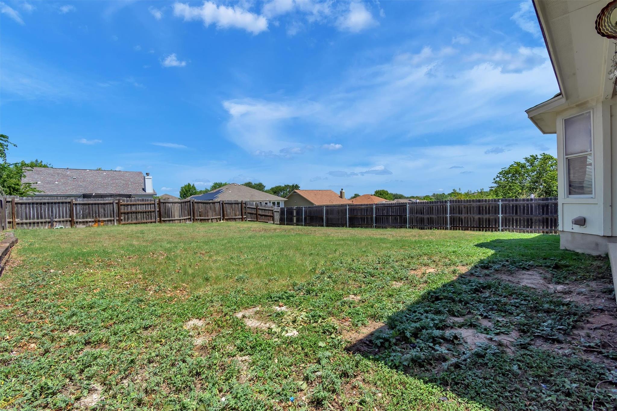 411 Estate Dr Property Photo 32