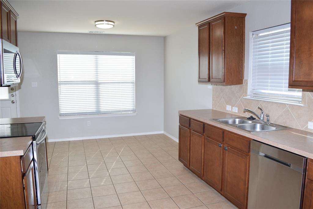 375 Housefinch Loop Property Photo 8