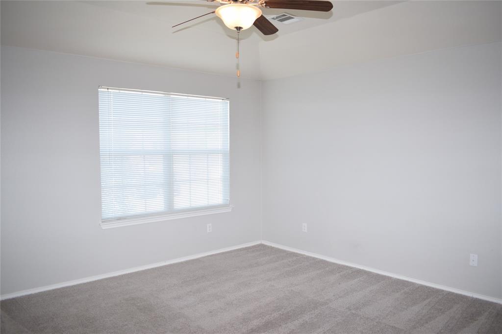 375 Housefinch Loop Property Photo 11