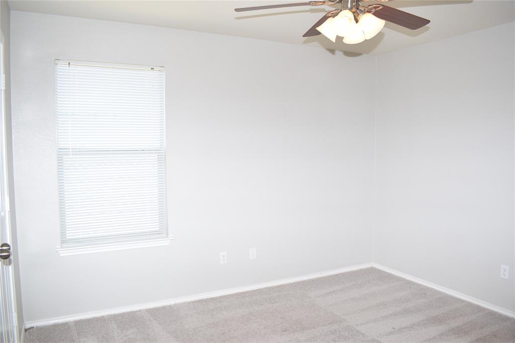 375 Housefinch Loop Property Photo 17