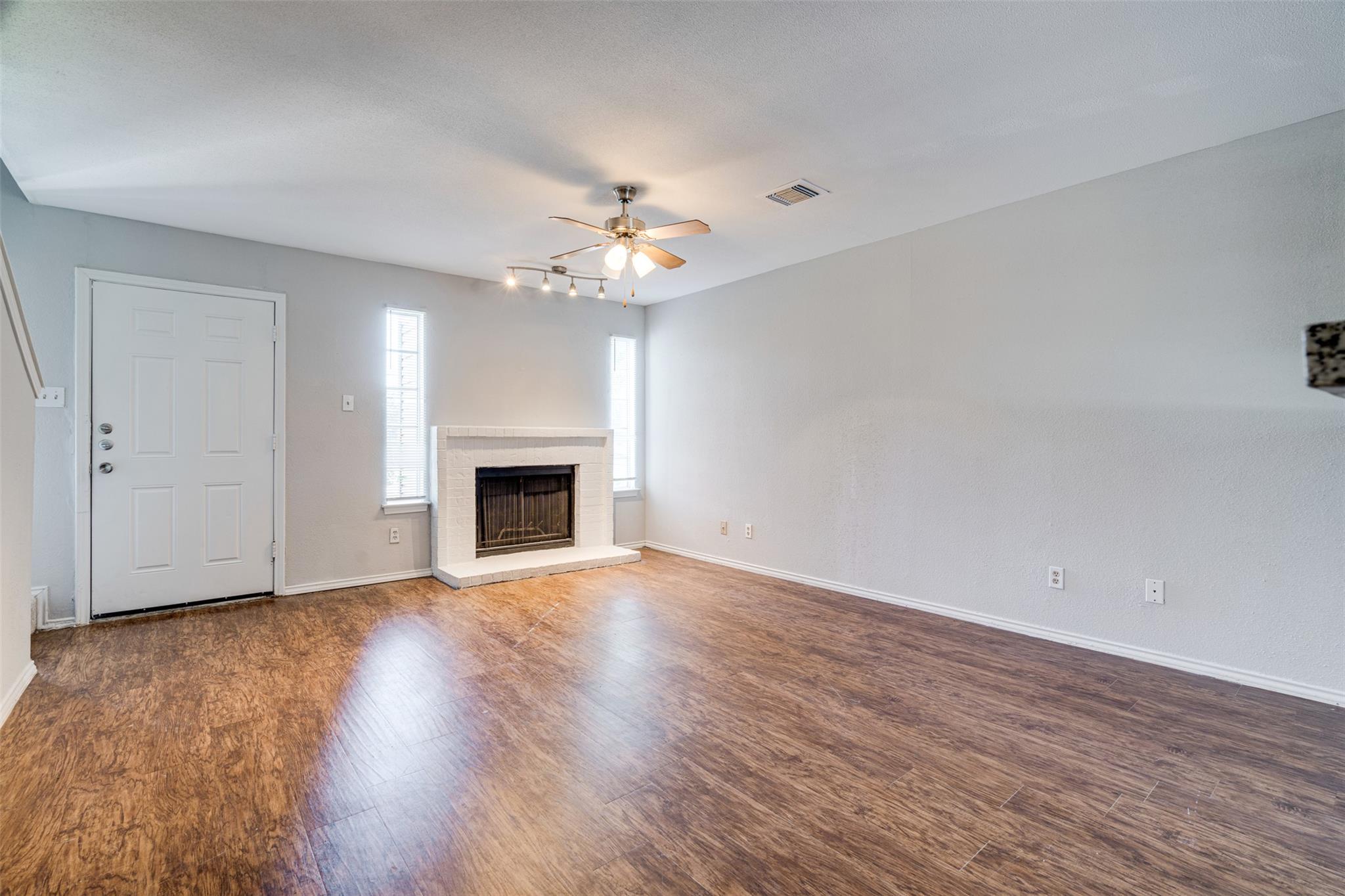 1830 River Crossing Cir #b Property Photo 5