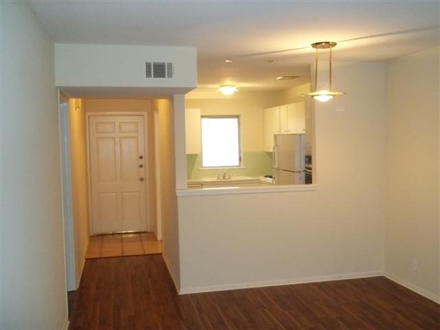 5320 Balcones Dr #a Property Photo 8