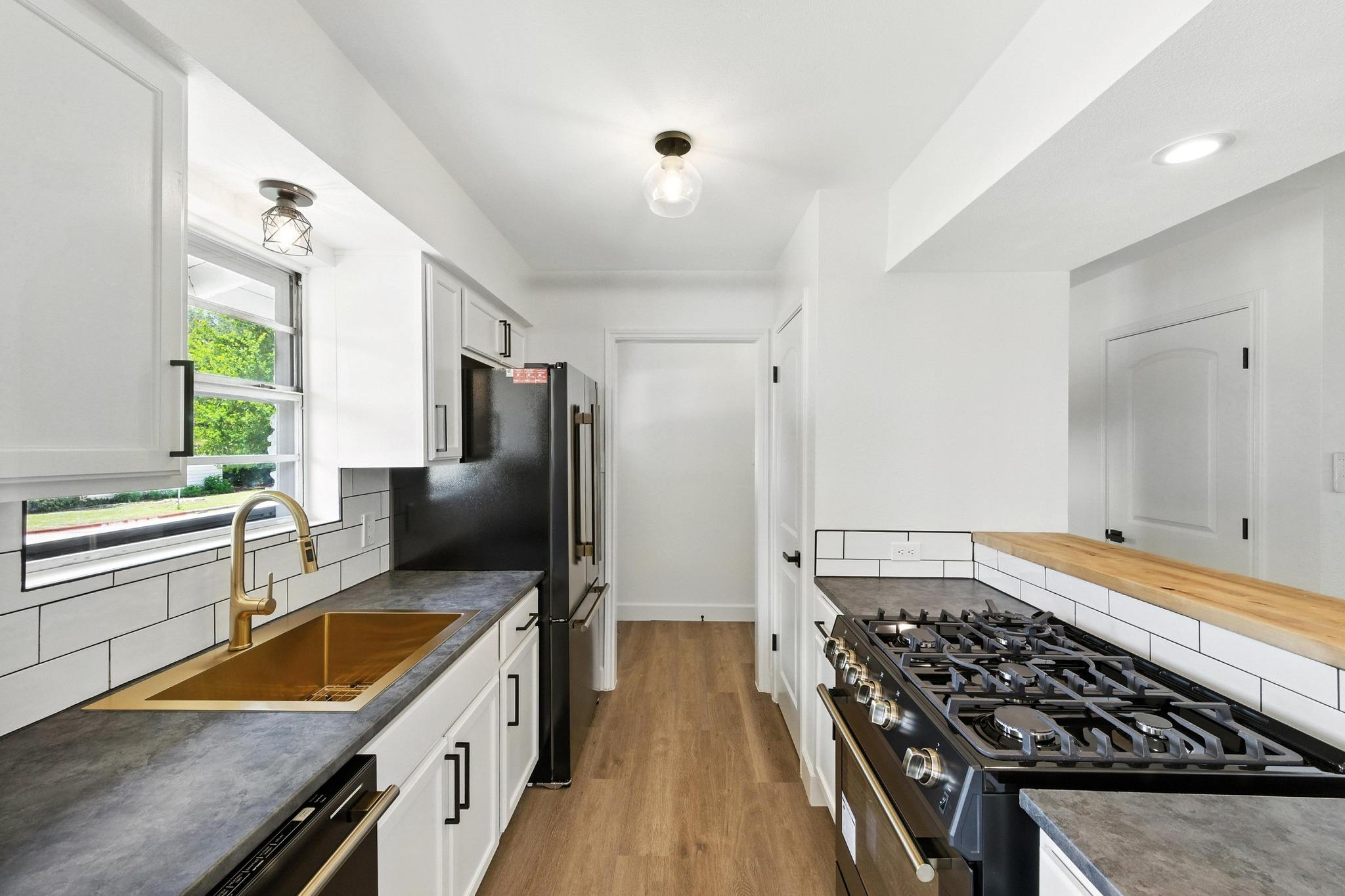 8520 Bradford Dr Property Photo 1