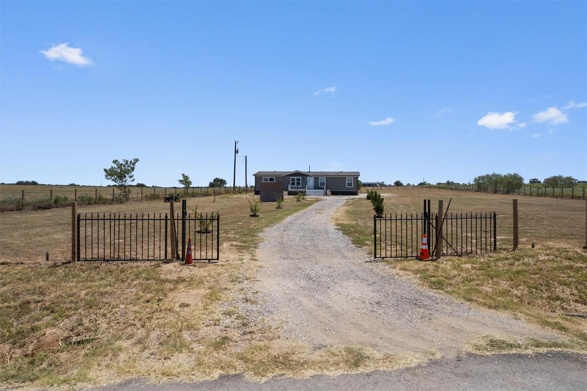 263 N Cedar Creek Dr Property Photo 1