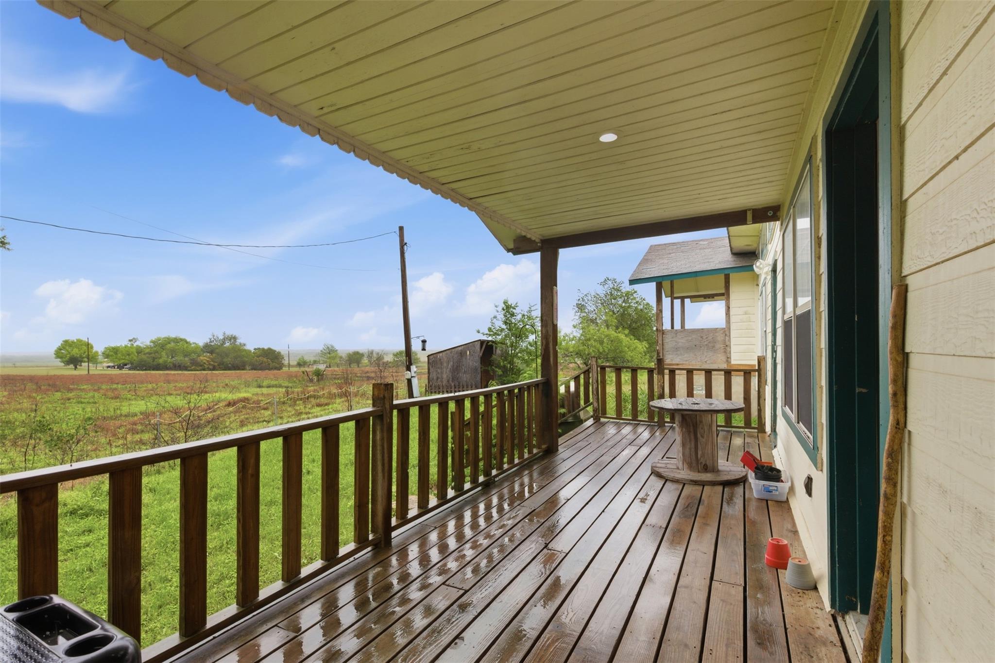 440 Lonie Ln Property Photo 3