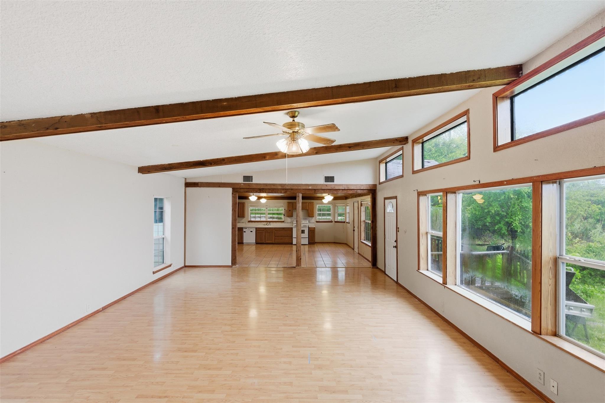 440 Lonie Ln Property Photo 6
