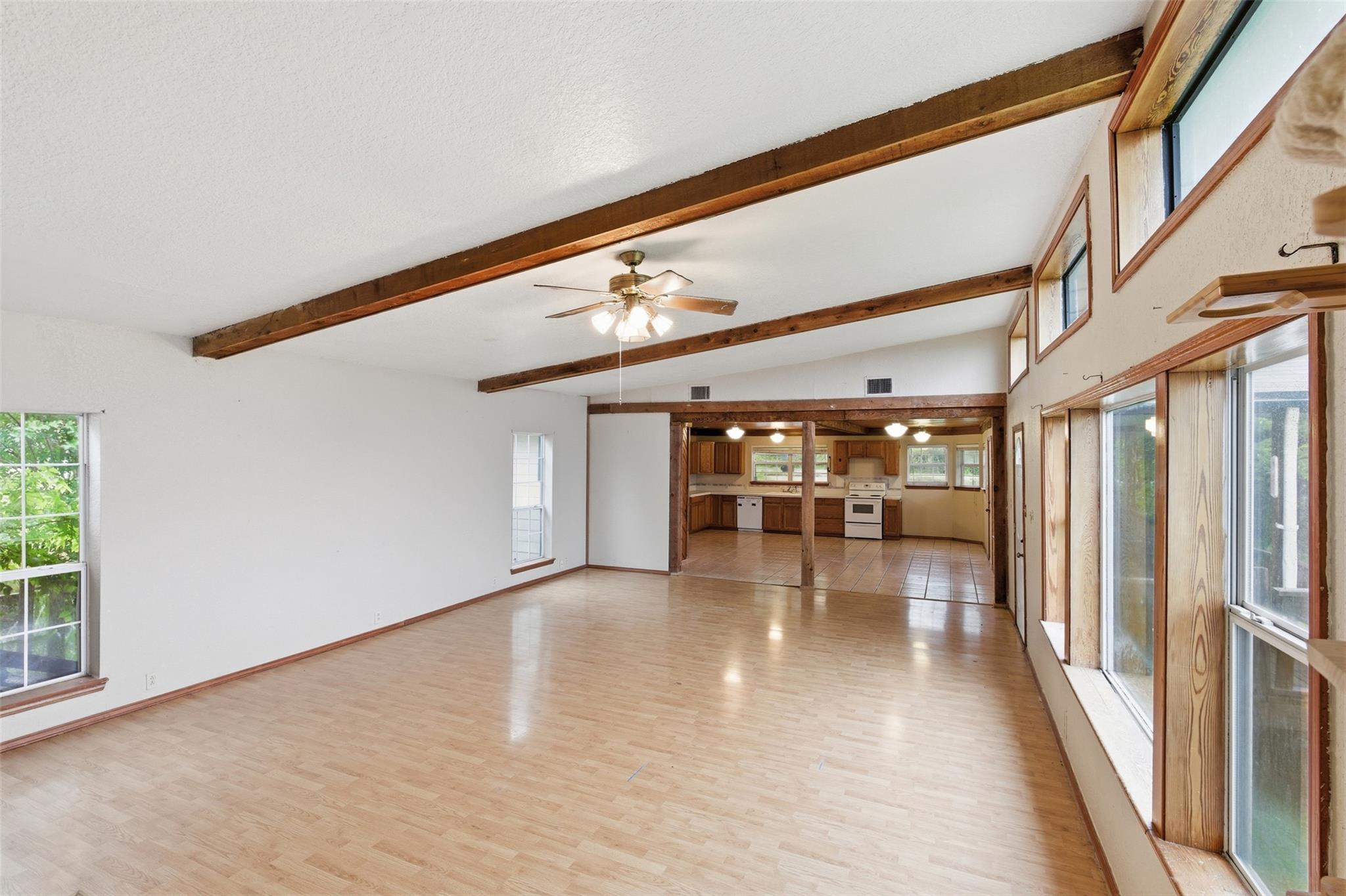 440 Lonie Ln Property Photo 7