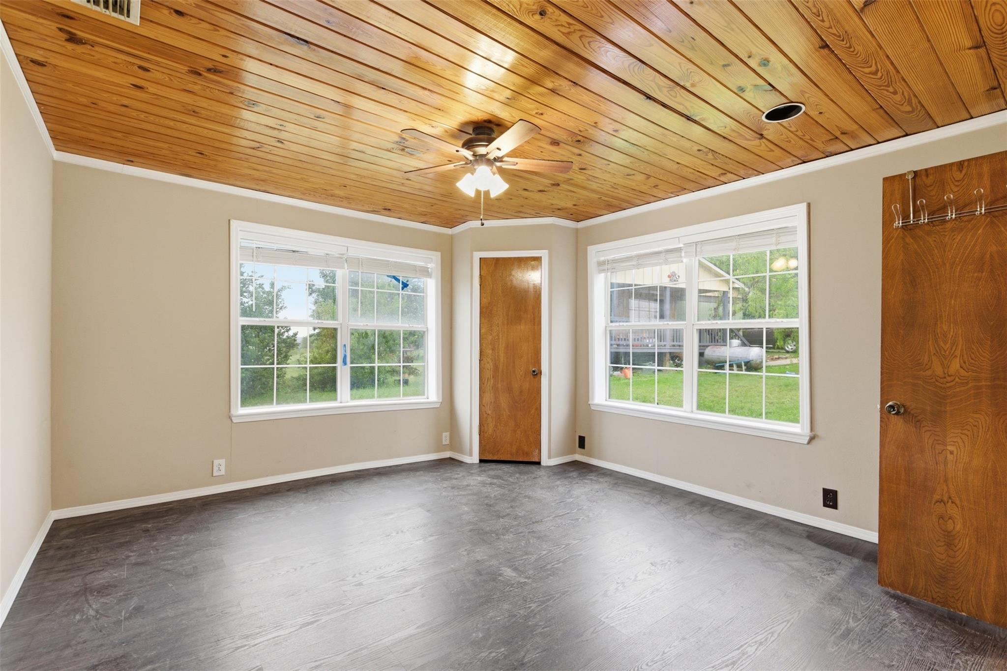 440 Lonie Ln Property Photo 18