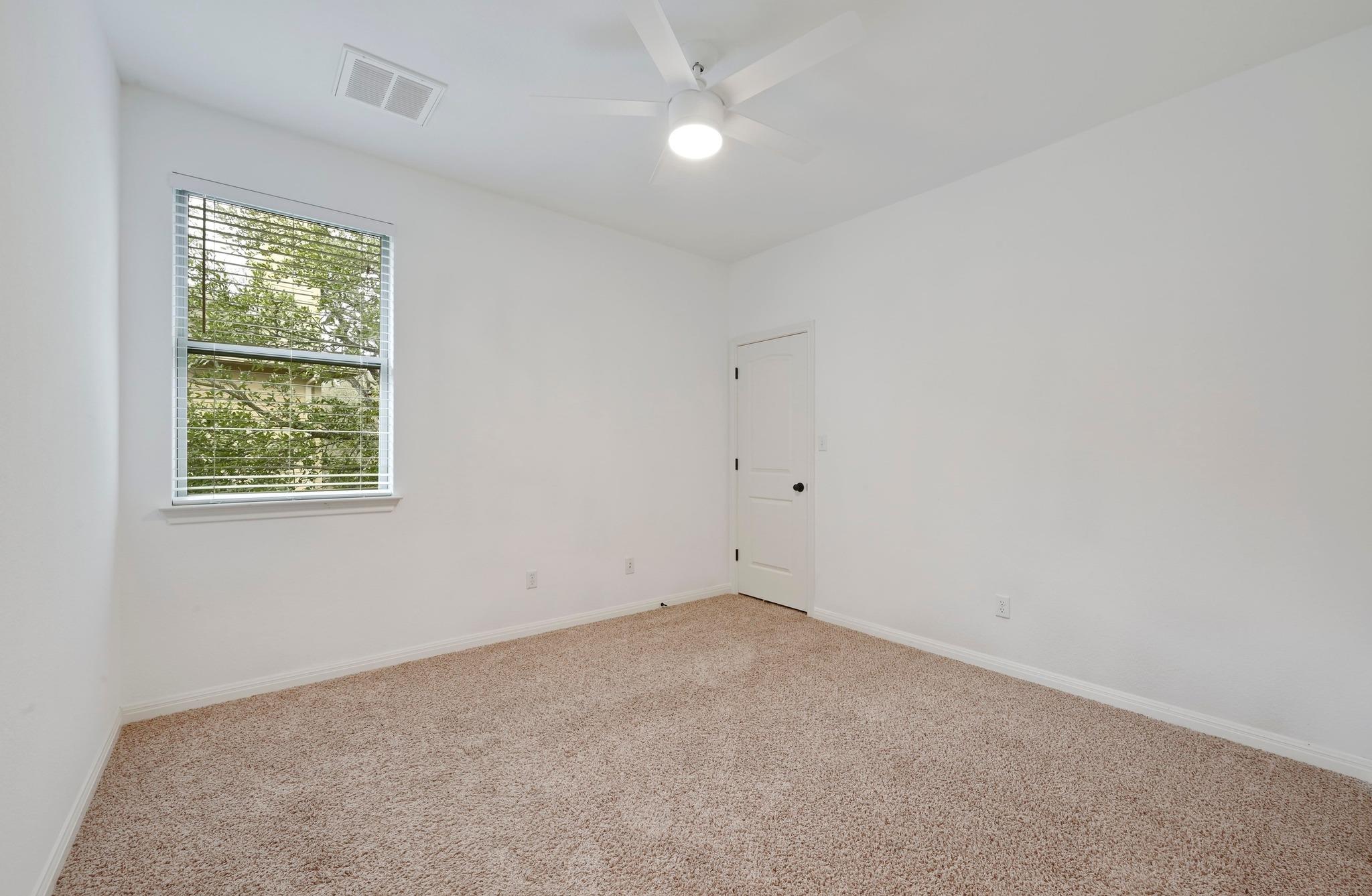 2304 Sully Creek Dr Property Photo 25