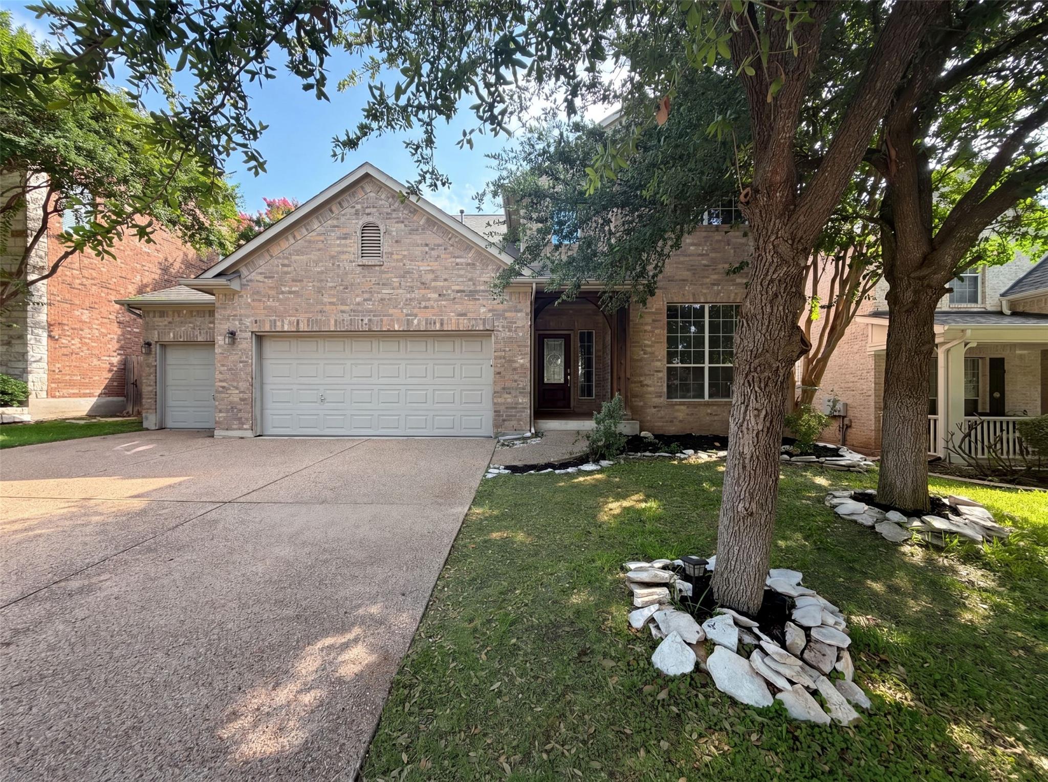 2404 Danciger Ln Property Photo 1