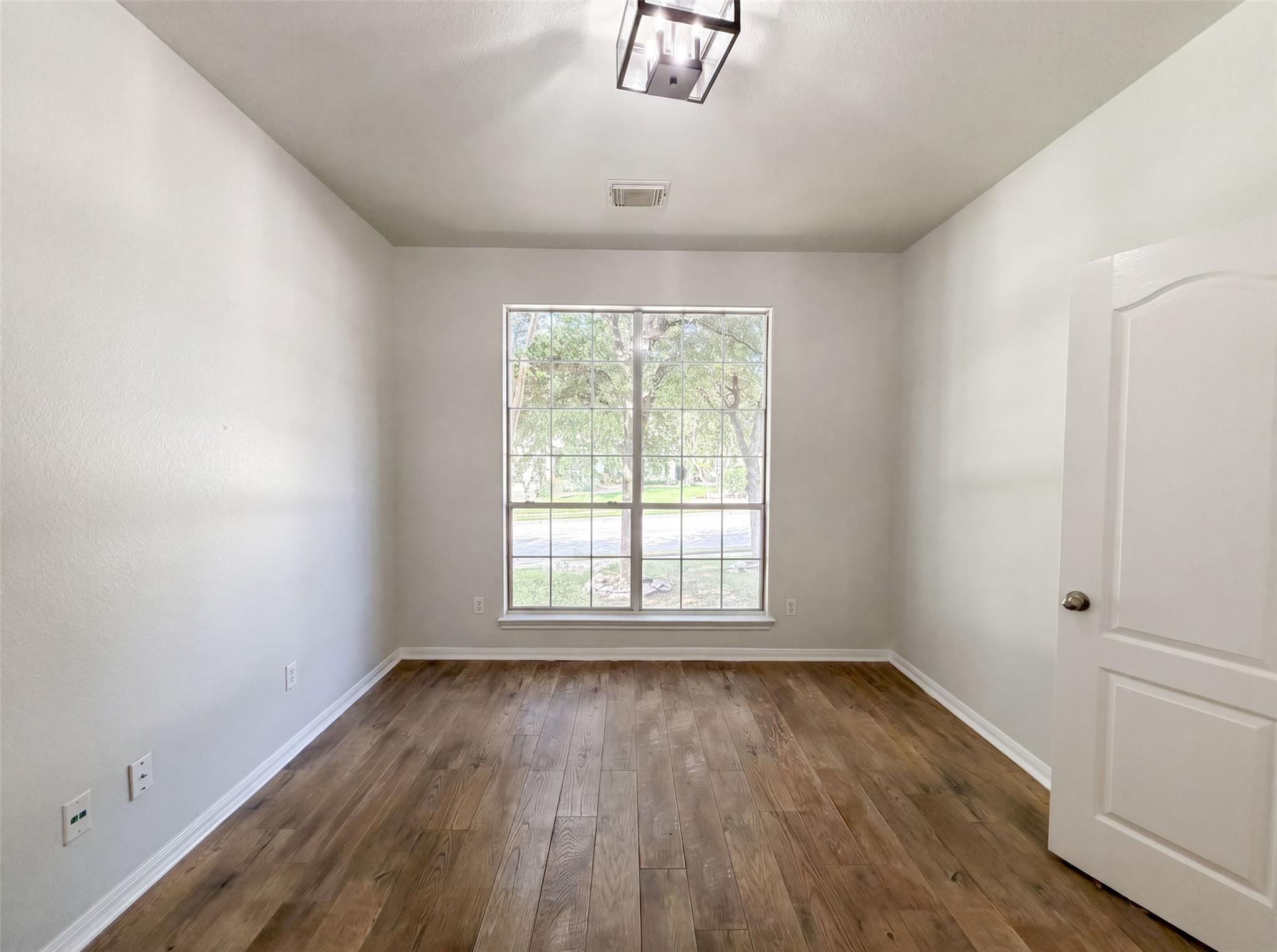 2404 Danciger Ln Property Photo 7