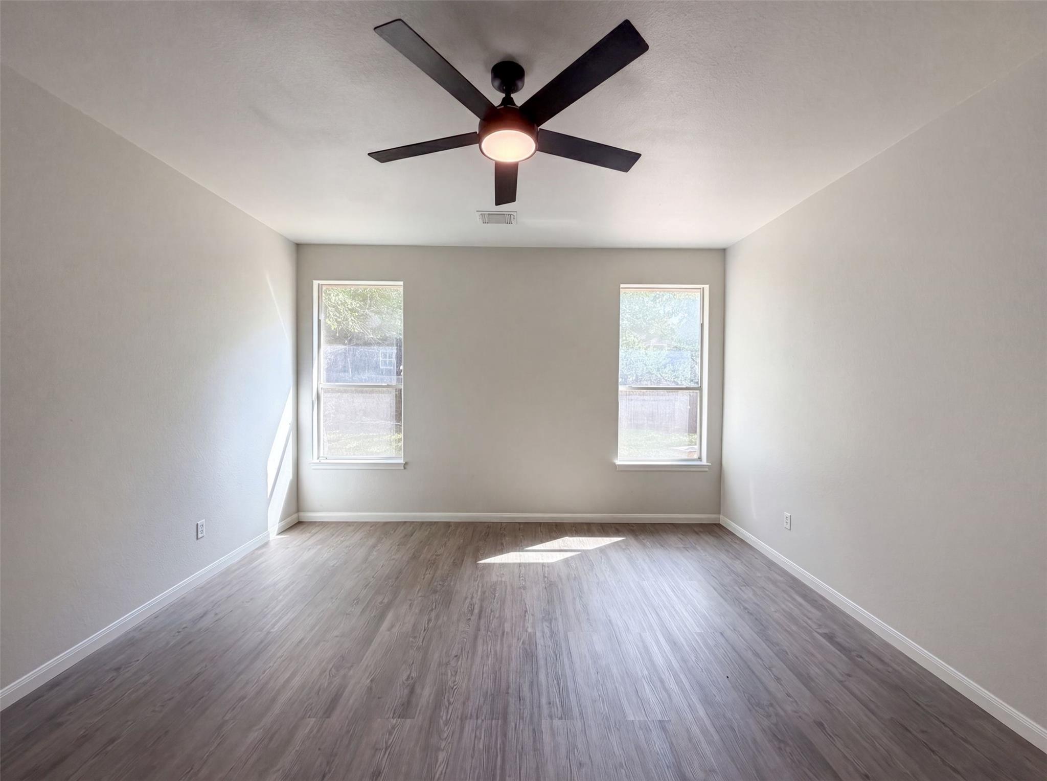 2404 Danciger Ln Property Photo 14