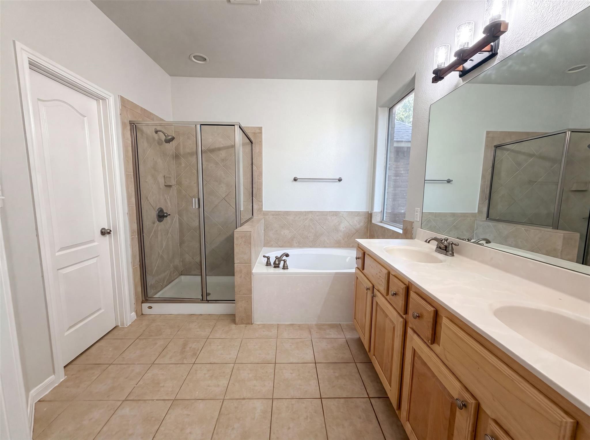 2404 Danciger Ln Property Photo 15