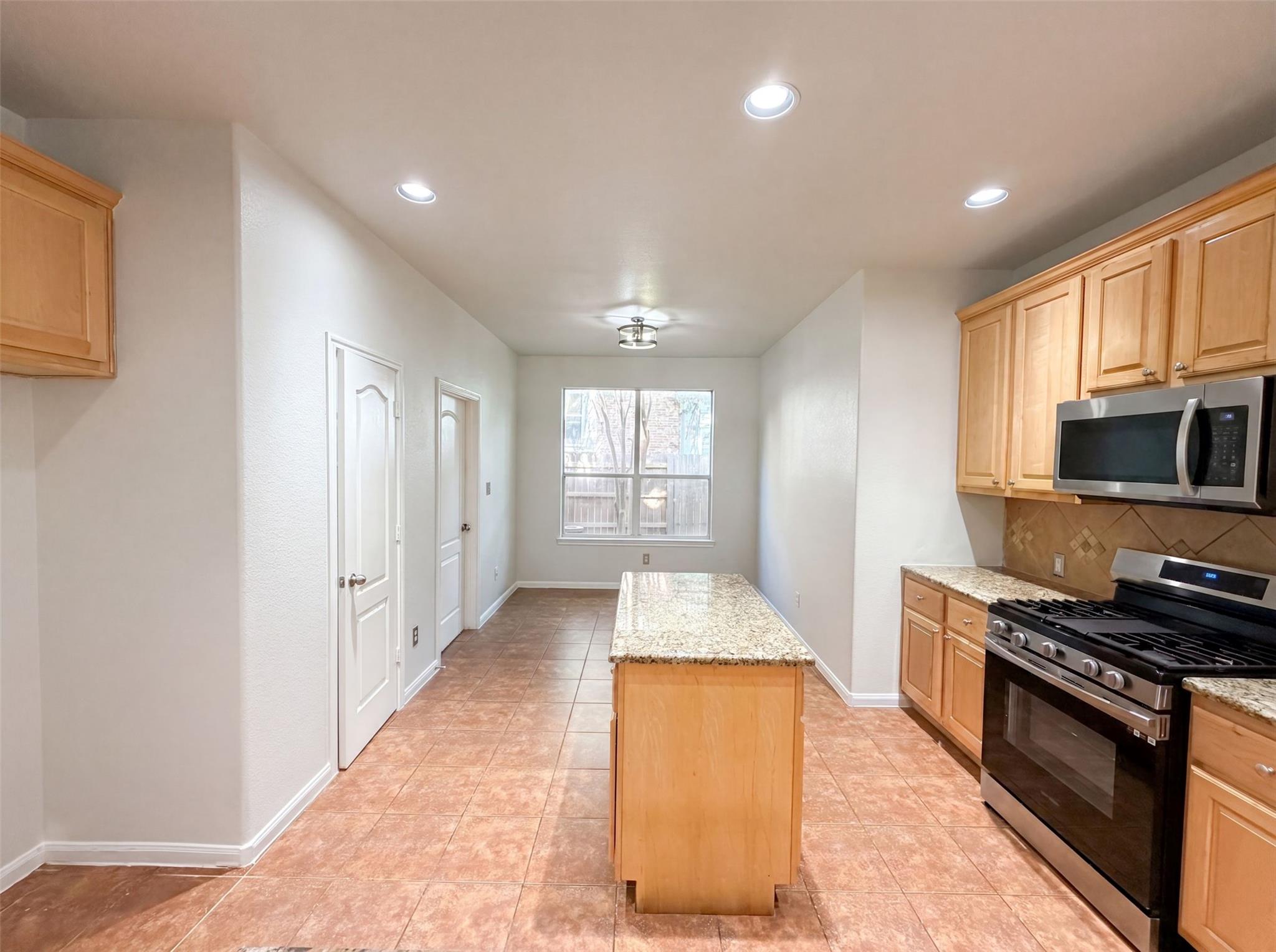 2404 Danciger Ln Property Photo 16