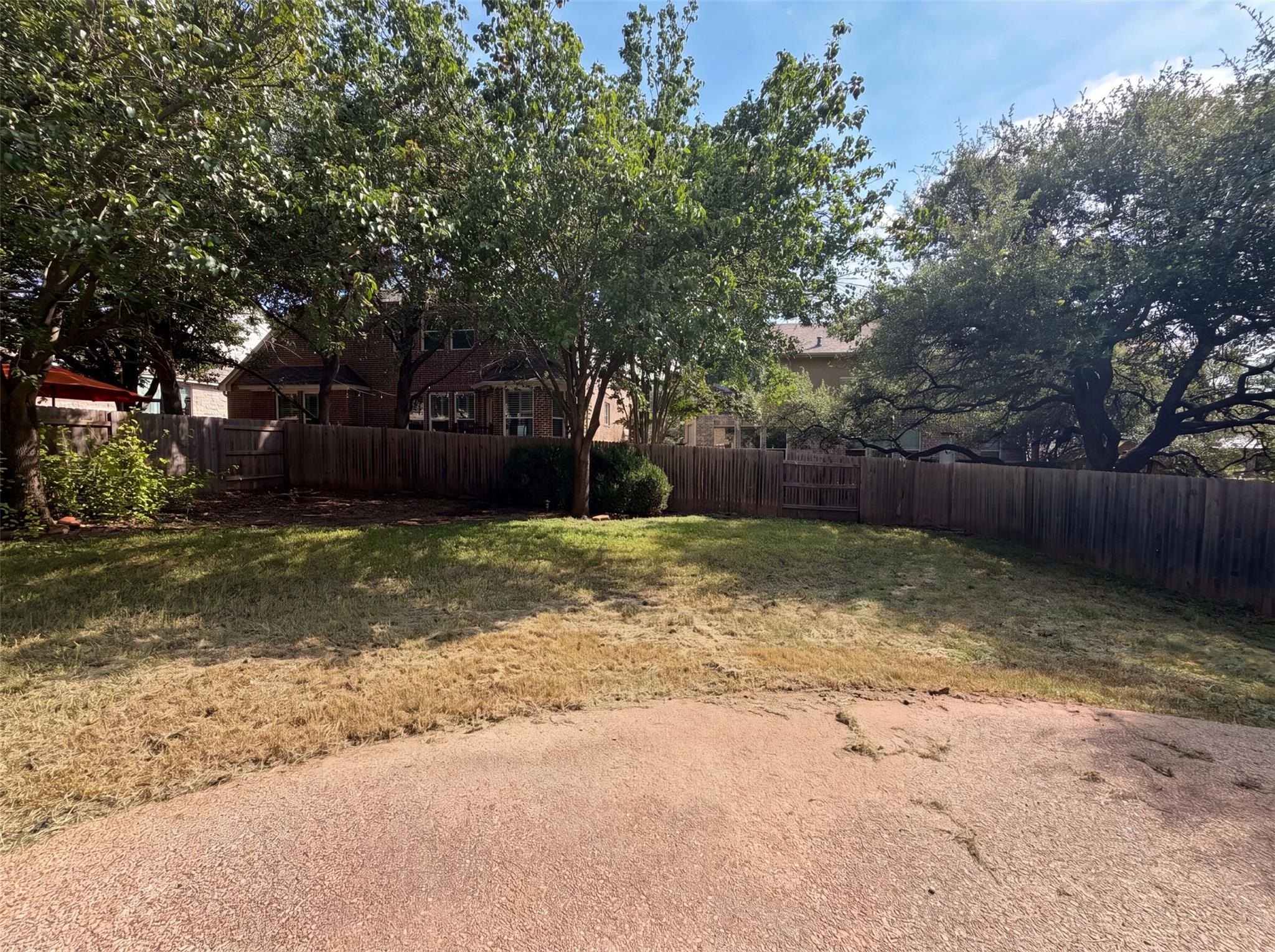 2404 Danciger Ln Property Photo 20