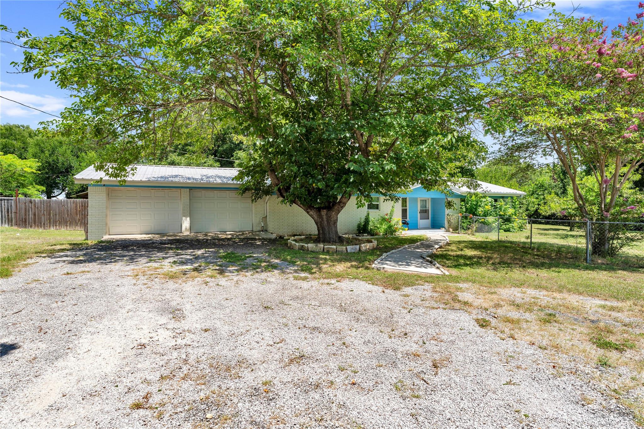 505 Chisum Trl Property Photo 3