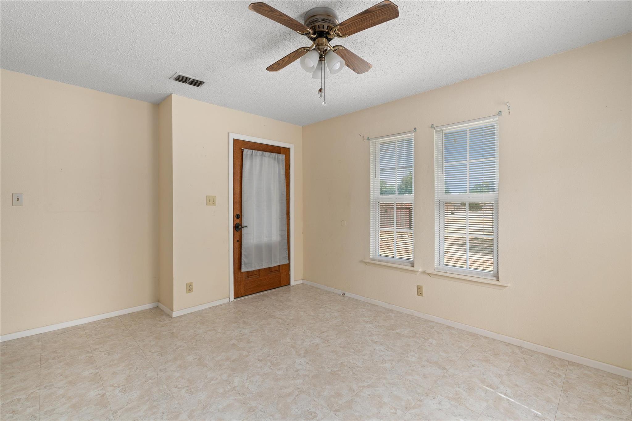 1102 Carlin Cv Property Photo 4