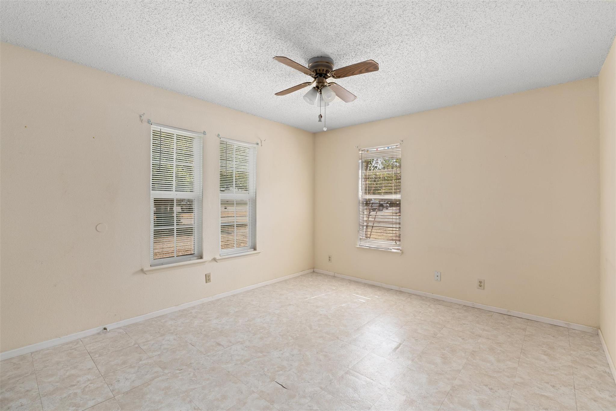 1102 Carlin Cv Property Photo 5