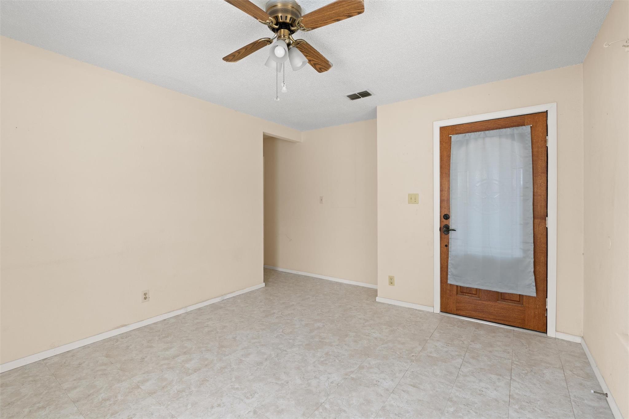 1102 Carlin Cv Property Photo 6