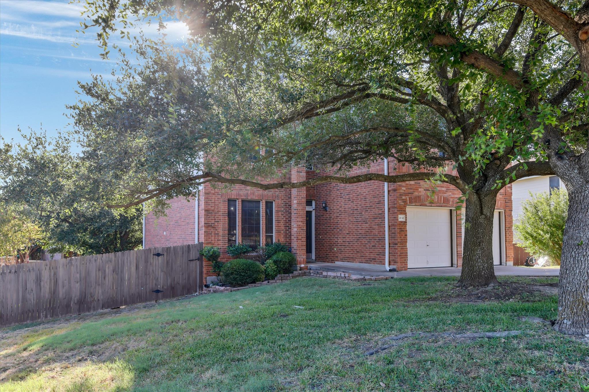 2132 Faldo Ln Property Photo 3