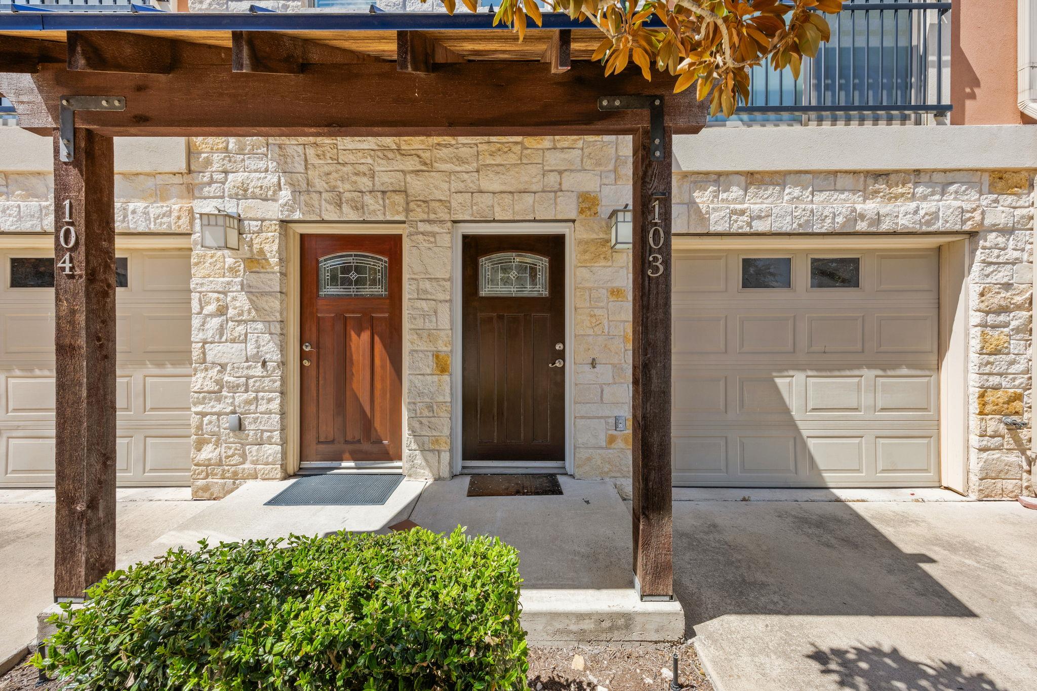 13420 Lyndhurst St #103 Property Photo 1