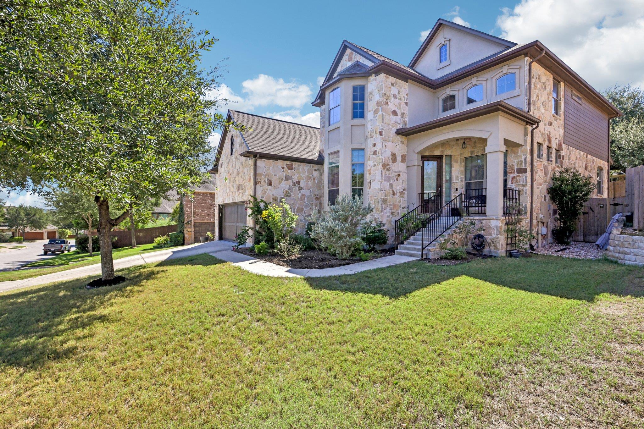 12213 Montclair Bnd Property Photo 3