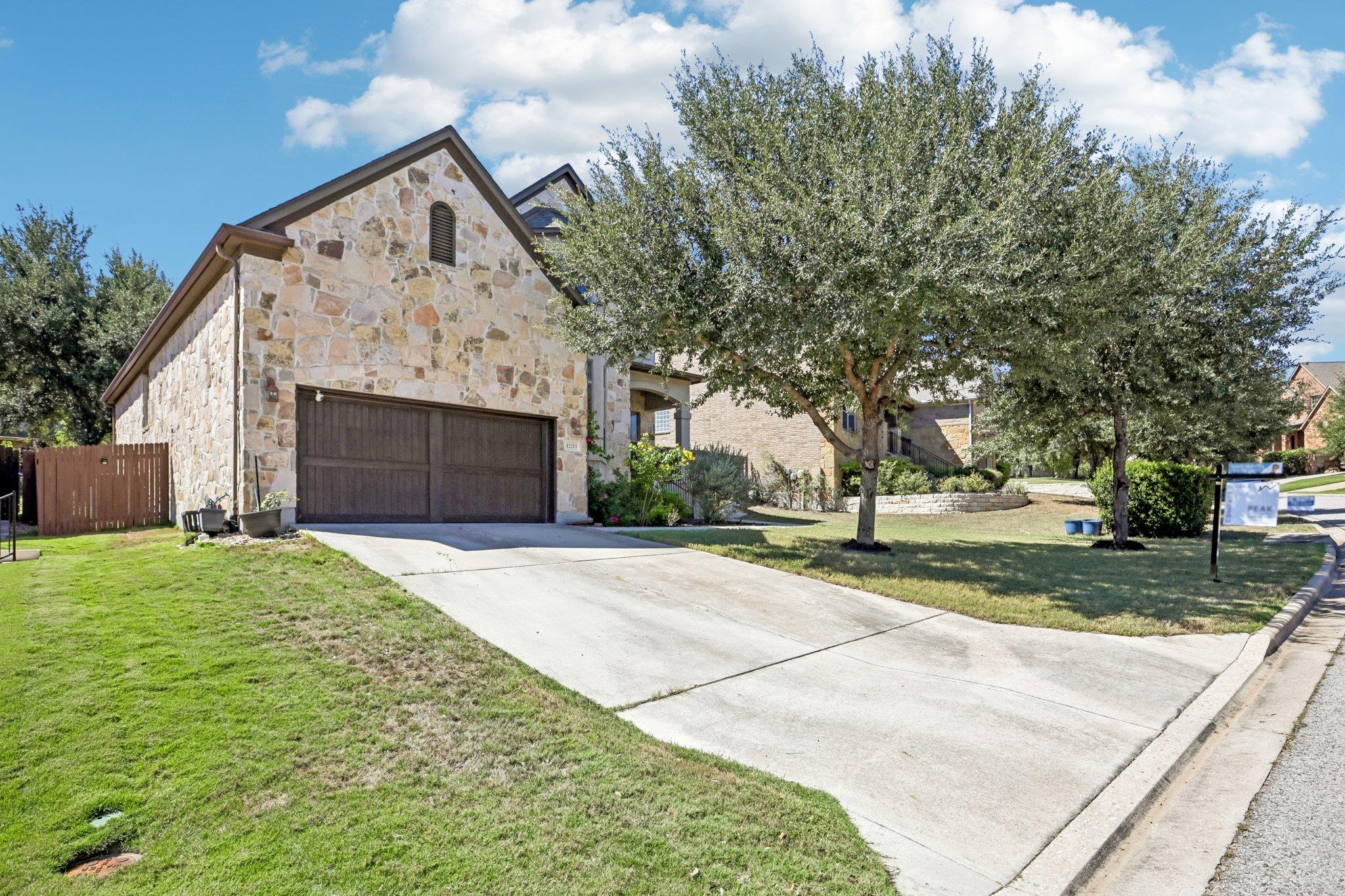 12213 Montclair Bnd Property Photo 4