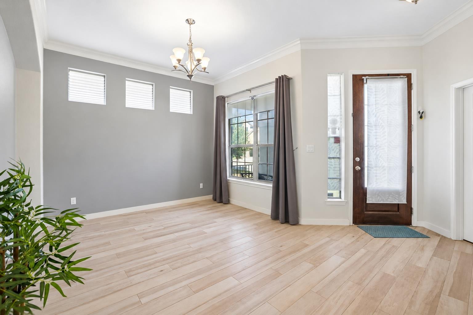 12213 Montclair Bnd Property Photo 7