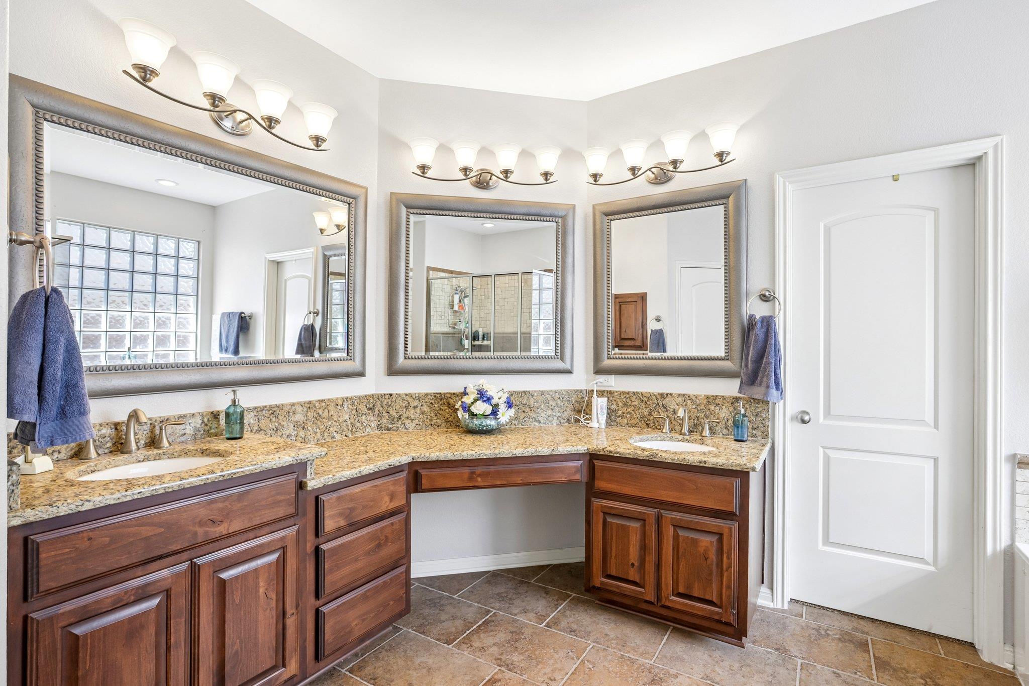 12213 Montclair Bnd Property Photo 18