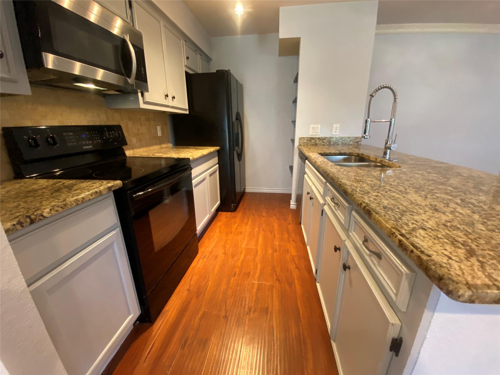 10616 Mellow Meadows Dr Mdws #11d Property Photo 9