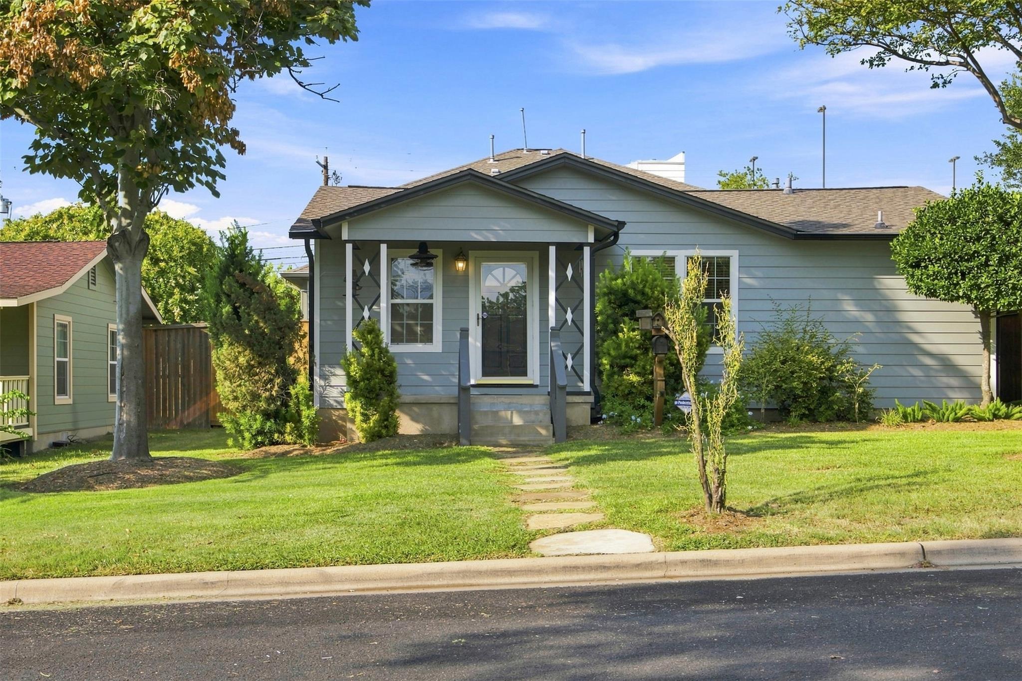 100 W 55th 1/2 St #A Property Photo 1