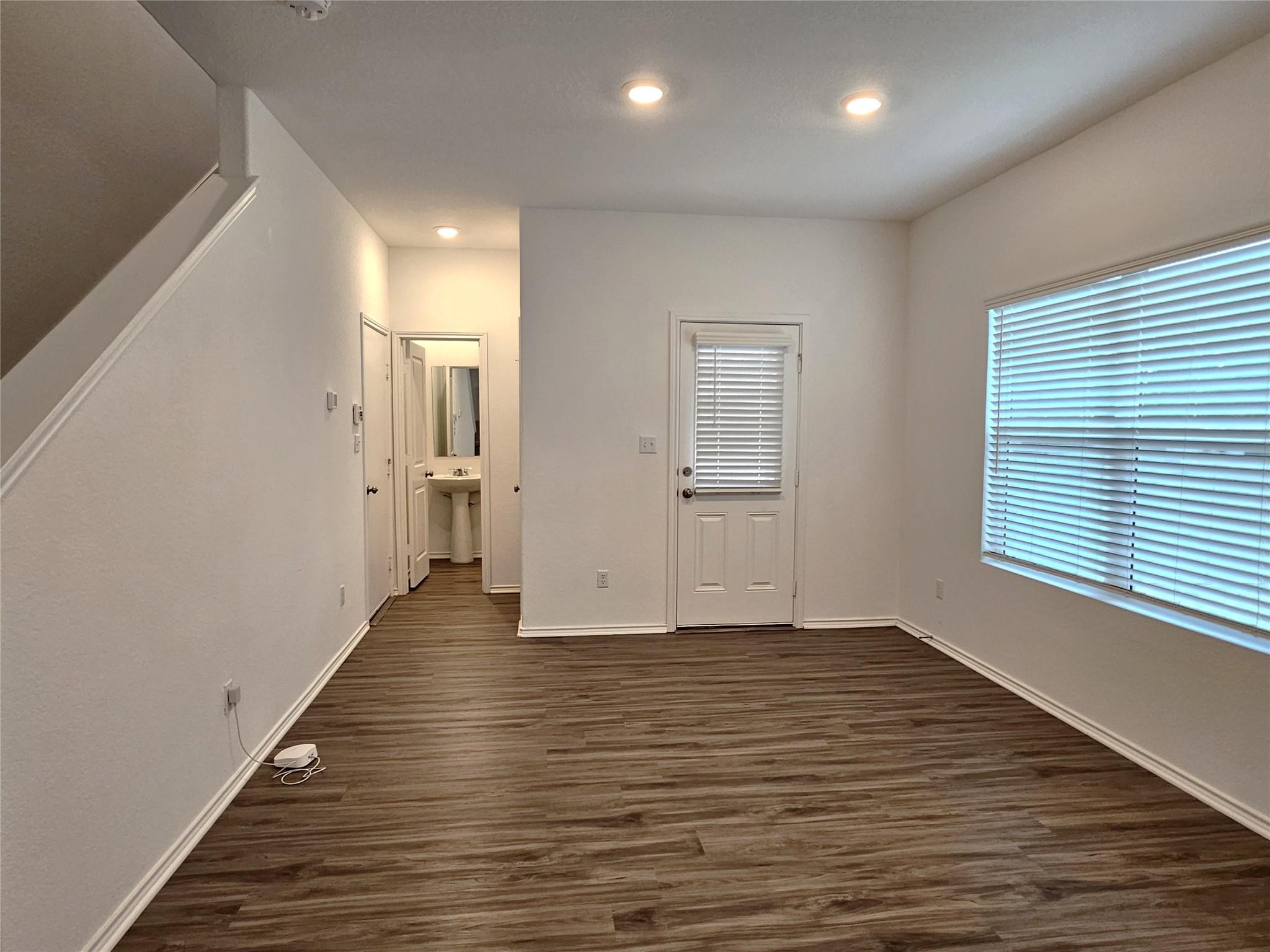 913 Legends Ln Property Photo 13
