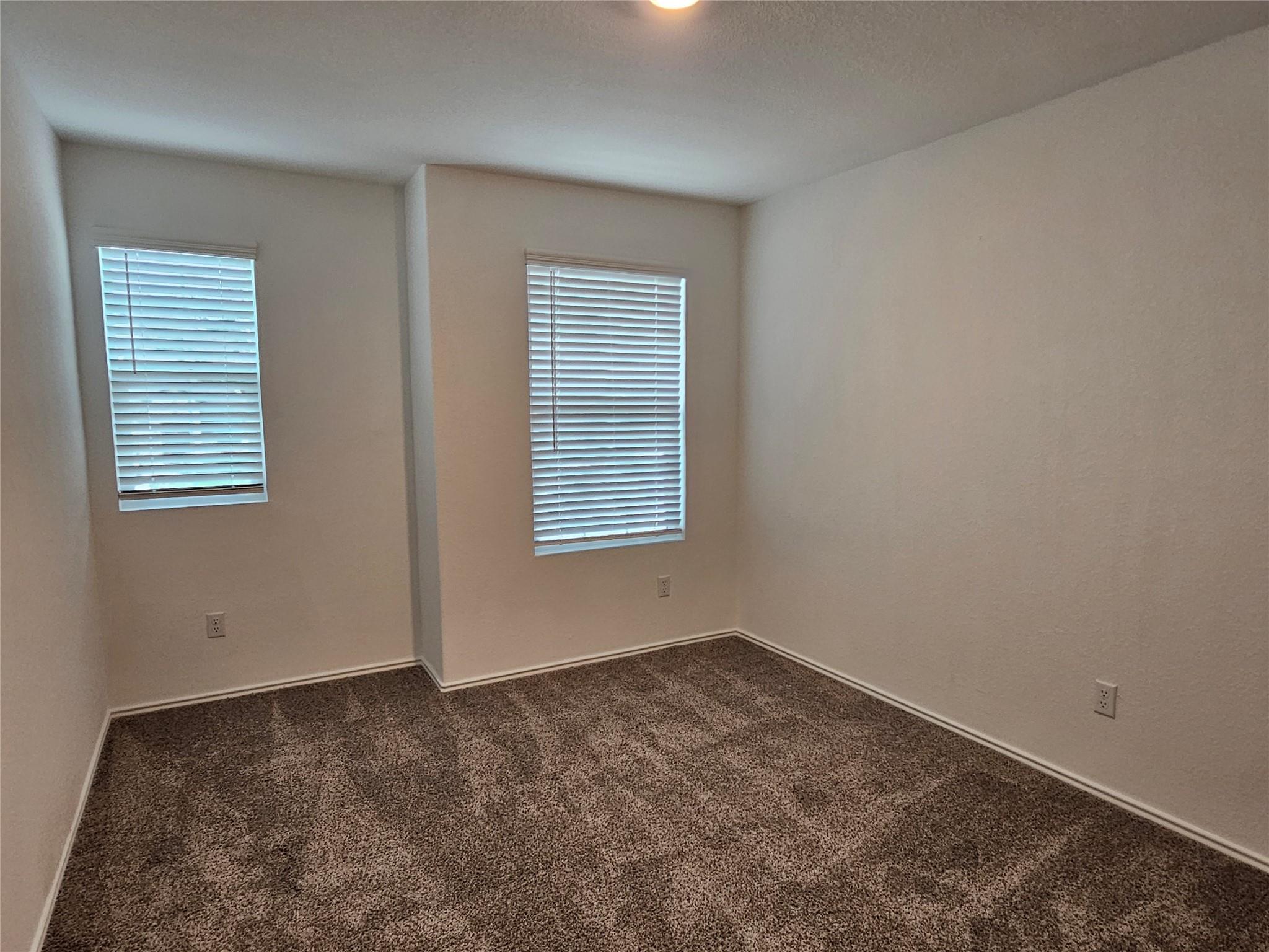 913 Legends Ln Property Photo 23