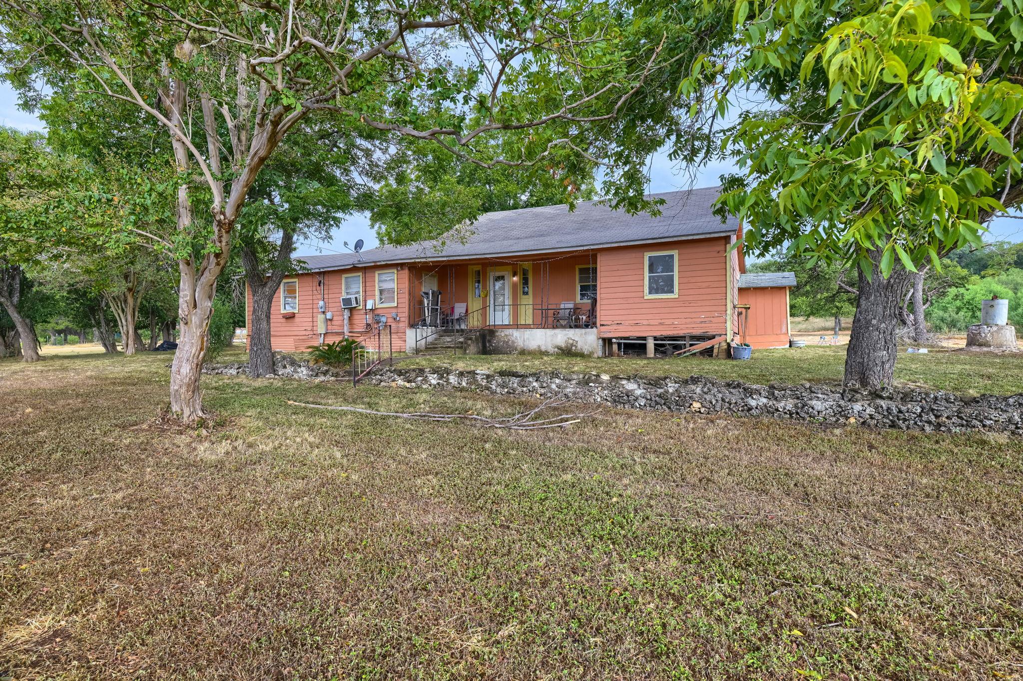201 Hofheinz St Property Photo 1