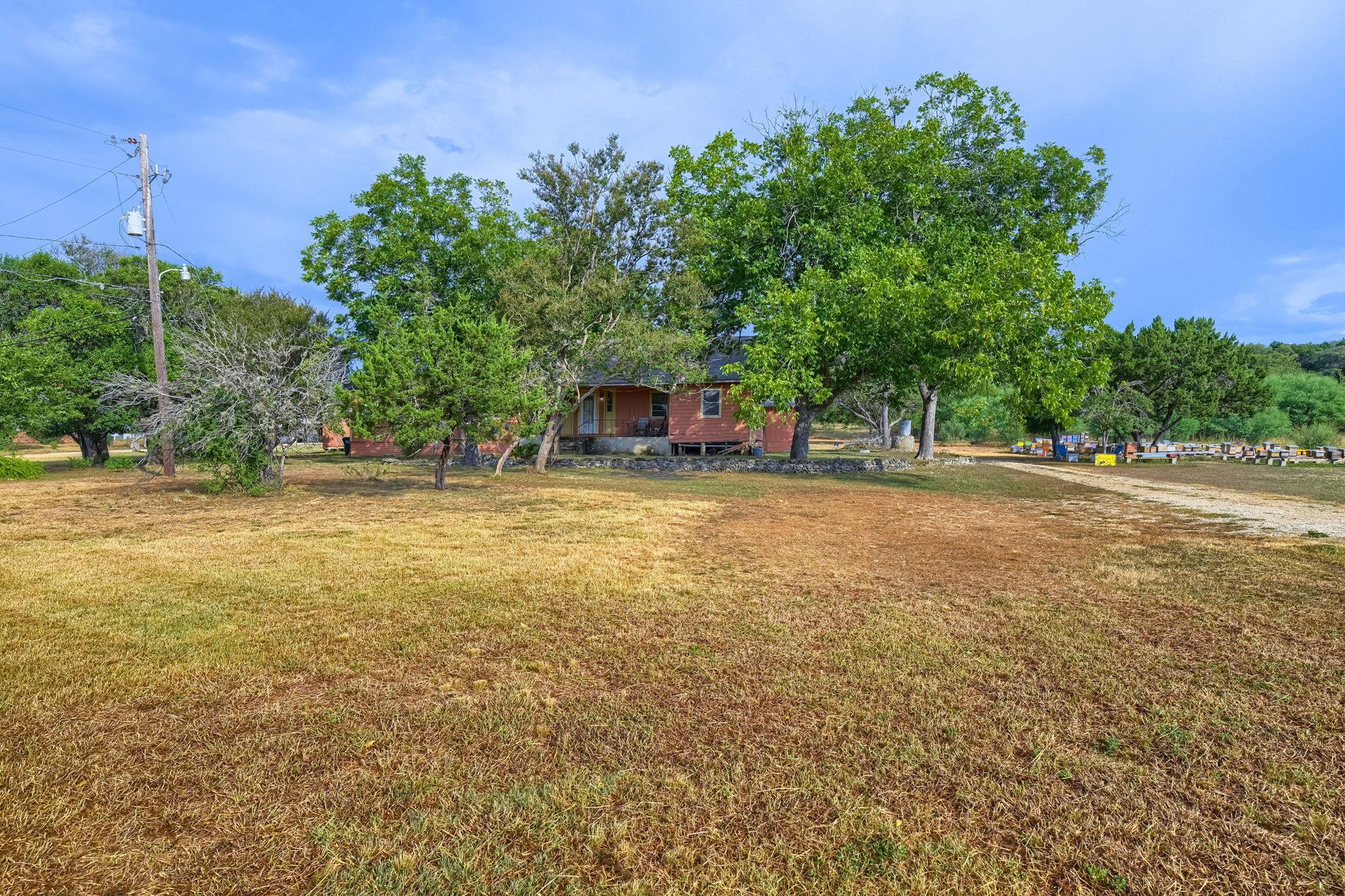 201 Hofheinz St Property Photo 9