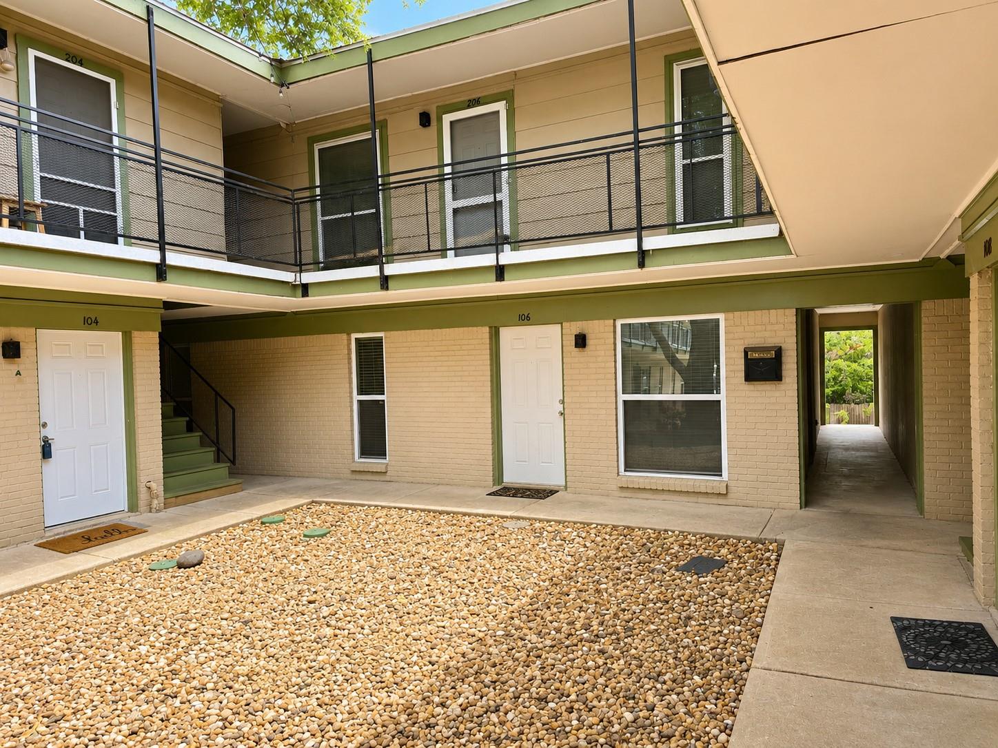 2021 Bluebonnet Ln #106 Property Photo 5