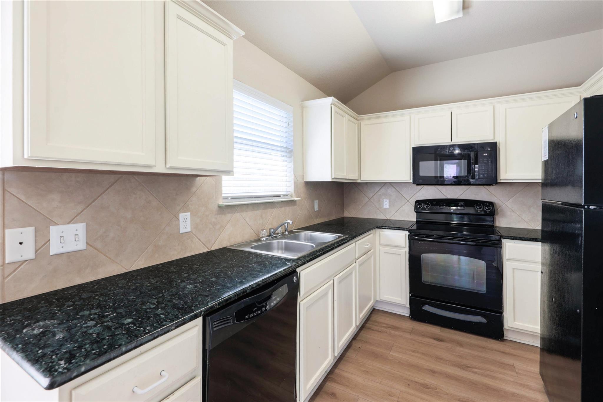 13213 Forest Sage St Property Photo 6