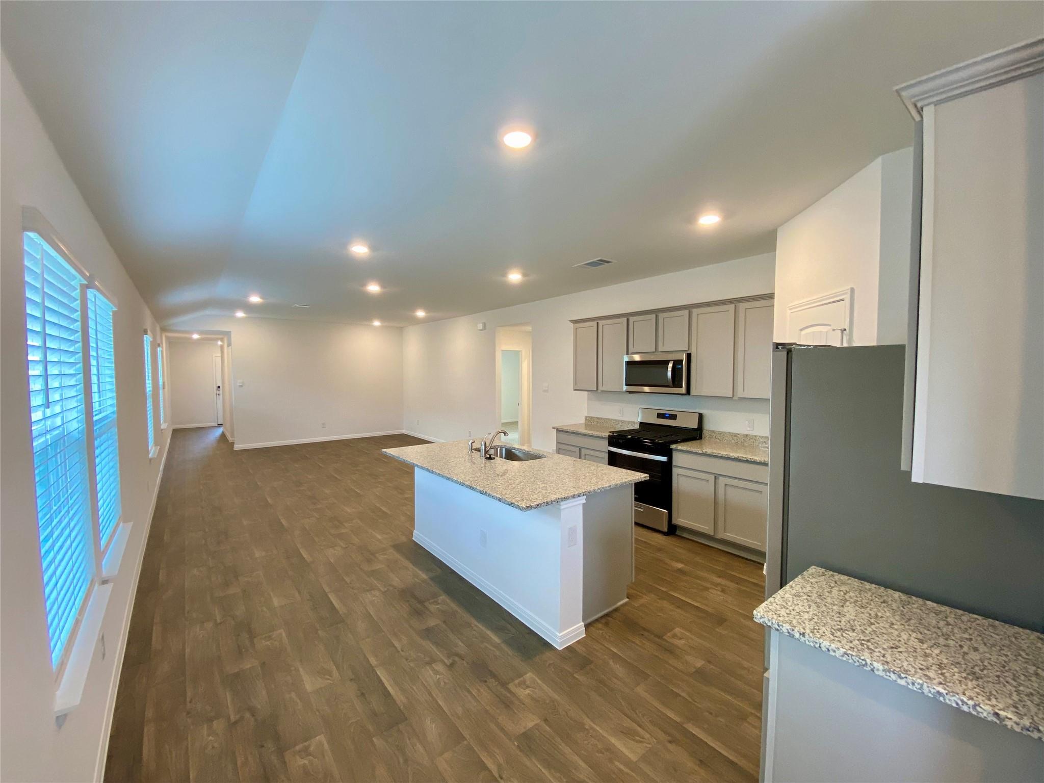 727 Gladiola Loop Property Photo 6