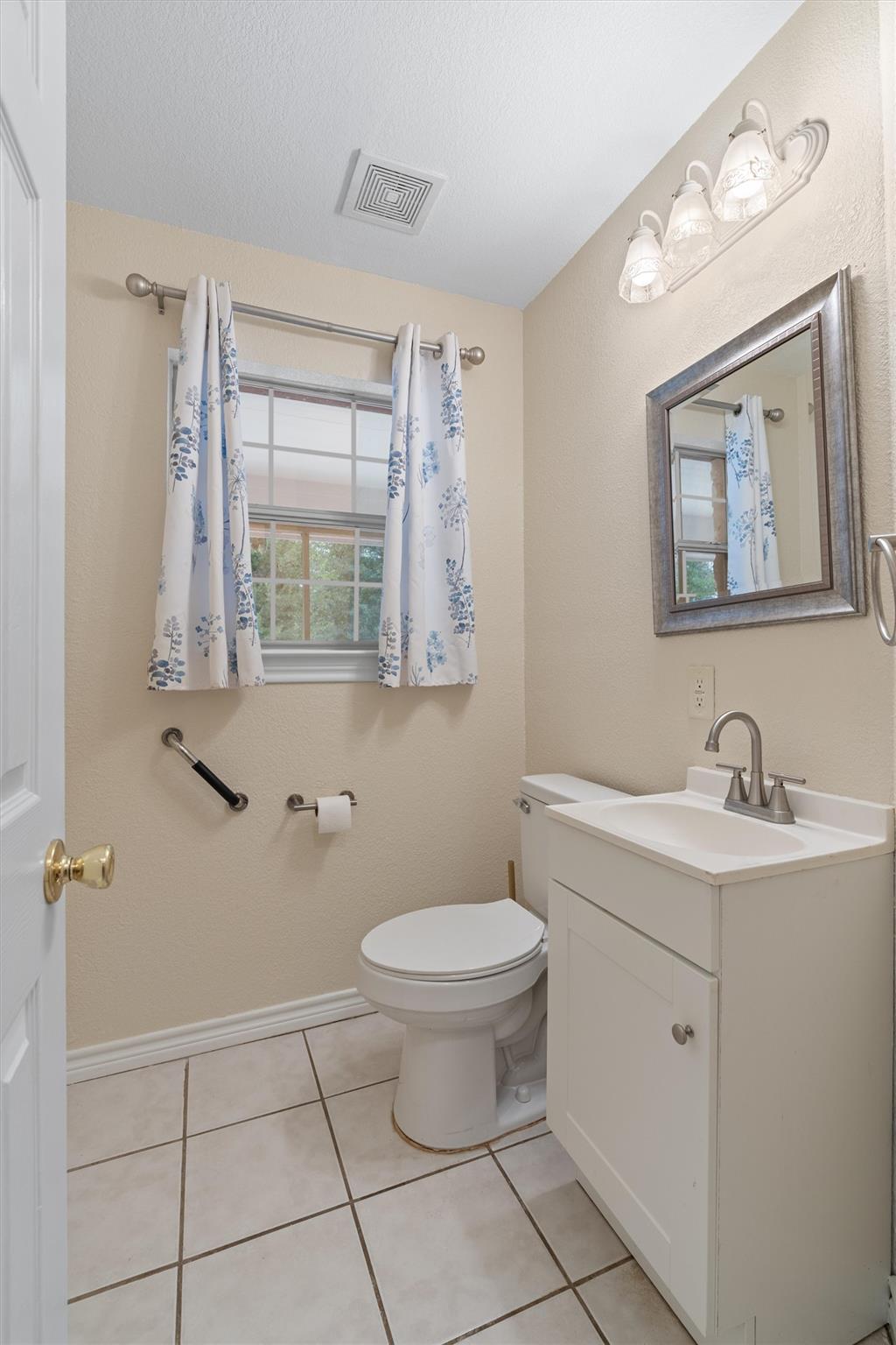 10520 N Highway 77 None Property Photo 17