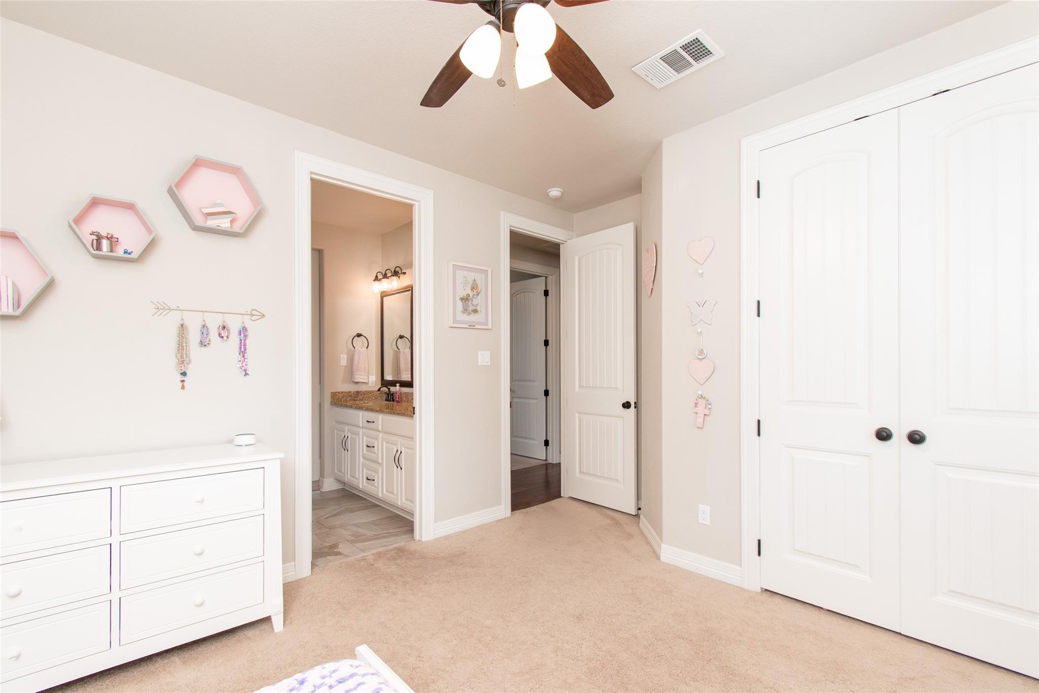 1160 Long Mdw Property Photo 10